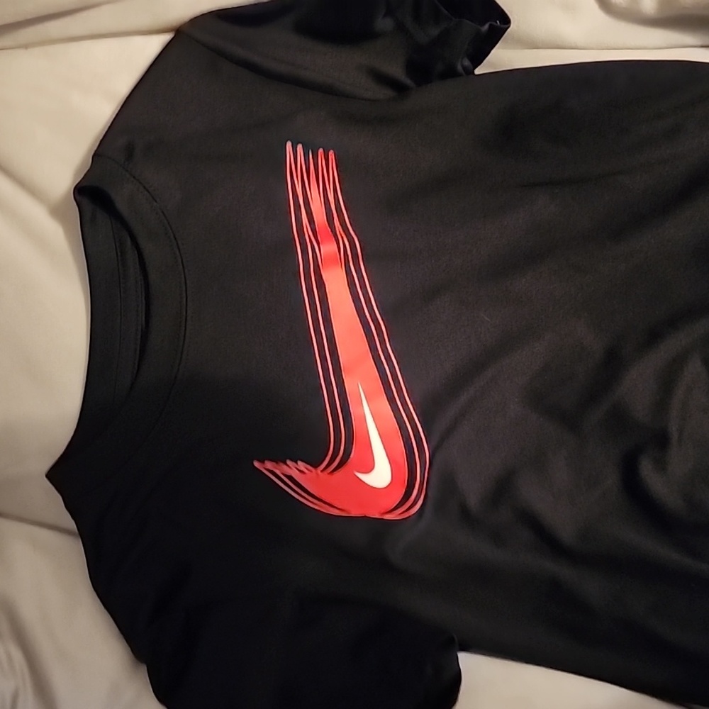Nike boys t shirt